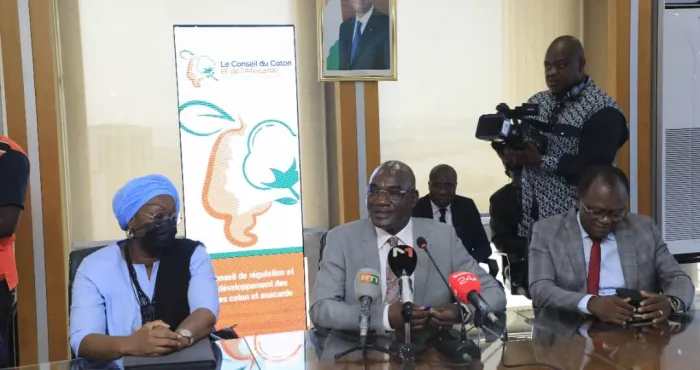 pour-plus-de-visibilite-le-conseil-du-coton-et-de-lanacarde-change-son-logo