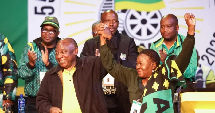 afrique-du-sud-lanc-reconduit-le-president-ramaphosa