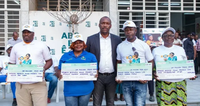 secteur-informel-le-ministre-mamadou-toure-apporte-un-soutien-de-119-millions-f-cfa-a-des-acteurs-de-linformel-dabobo