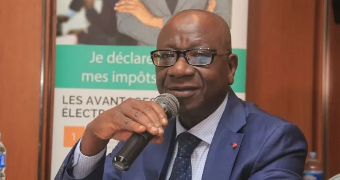 affaire-67-millions-de-ouattara-sie-abou-remis-a-issiaka-diaby-le-directeur-general-des-impots-fait-dimportantes-precisions