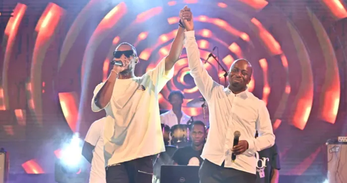 reveillon-de-la-saint-sylvestre-des-artistes-font-le-show-a-grand-bassam