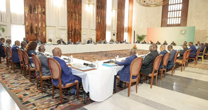 gouvernement-le-president-alassane-ouattara-salue-les-resultats-obtenus-dans-un-contexte-mondial-particulierement-difficile