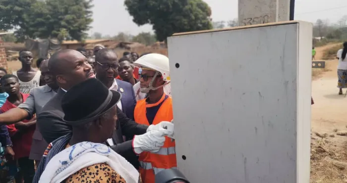 fete-de-la-lumiere-dans-la-sous-prefecture-de-gadouan-le-ministre-mamadou-toure-annonce-de-grands-projets