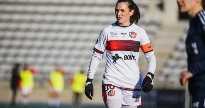 france-fc-fleury-91-lea-le-garrec-la-mere-poule-oubliee-chez-les-bleues