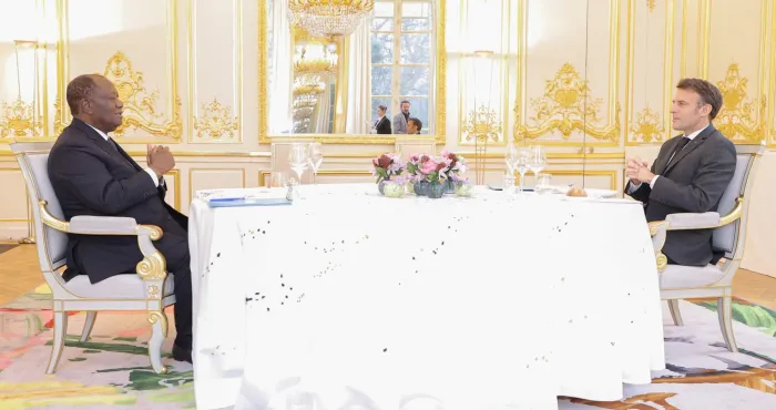 le-chef-de-letat-a-eu-un-dejeuner-de-travail-au-palais-de-lelysee