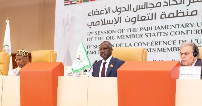 17e-session-des-etats-membres-de-lorganisation-de-la-cooperation-islamique-le-plaidoyer-de-bictogo-adama-au-sommet-des-parlements-a-alger