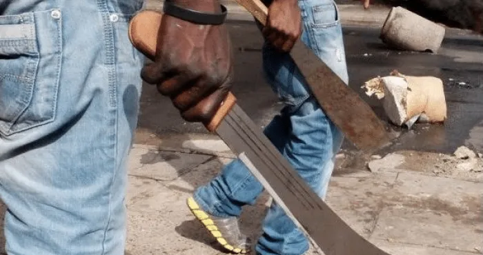 kouassibakro-duekoue-trois-amis-decoupent-un-jeune-homme-a-la-machette