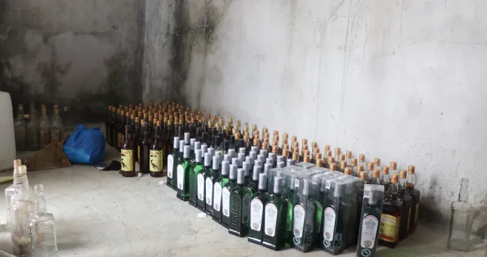 cote-divoire-fabrication-de-boissons-des-boissons-alcoolisees-contrefaites-saisi-par-la-gendarmerie-nationale