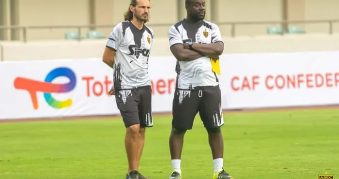 asec-mimosas-apres-la-defaite-face-a-rivers-united-du-nigeria-des-actionnaires-mecontents-exigent-le-depart-de-julien-chevalier