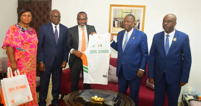 basketball-preparation-du-mondial-2023-jeannot-ahoussou-kouadio-et-le-senat-soutiennent-la-fibb