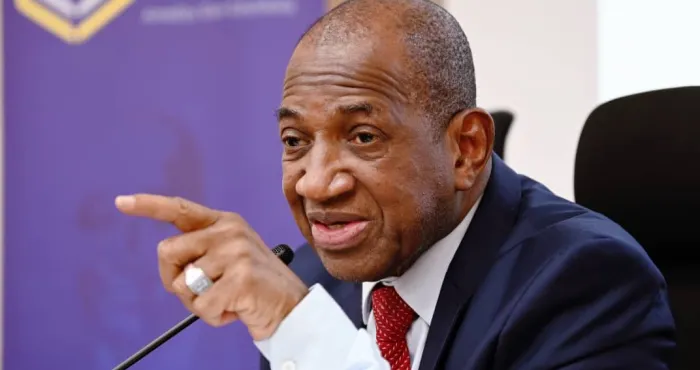 invite-par-linstitut-amadou-gon-coulibaly-lancien-pm-guineen-kabine-komara-alerte-sur-les-dangers-du-gaspillage-de-leau