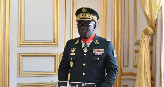 cooperation-militaire-ci-france-le-chef-detat-major-ivoirien-fait-commandeur-de-lordre-de-la-legion-dhonneur