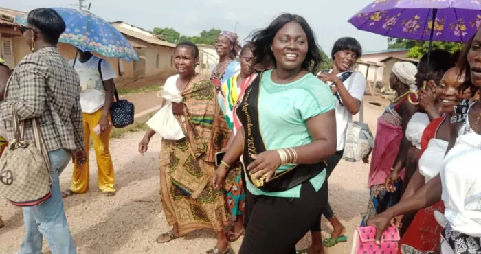 action-sociale-miss-apoutchou-2022-cadeaute-les-enfants-dagbaou
