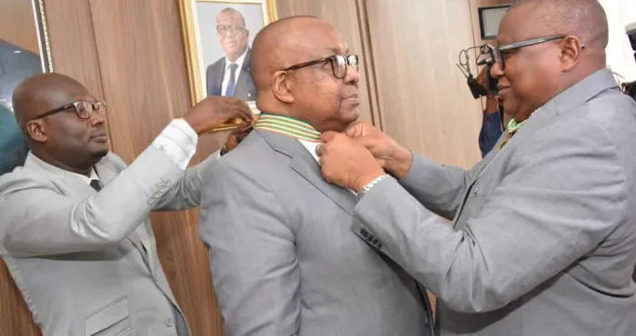 medias-me-rene-bourgouin-fait-commandeur-dans-lordre-du-merite-de-la-communication-2