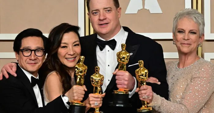 oscars-2023-everything-everywhere-all-at-once-meilleur-film-5-prix-pour-netflix