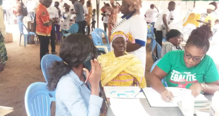 sante-abobo-le-chr-se-rapproche-de-sa-population