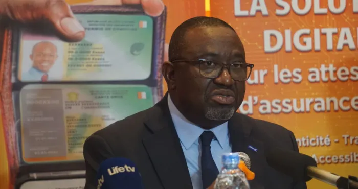 03-mois-apres-son-entree-en-vigueur-pourquoi-la-digitalisation-de-lassurance-automobile-coince