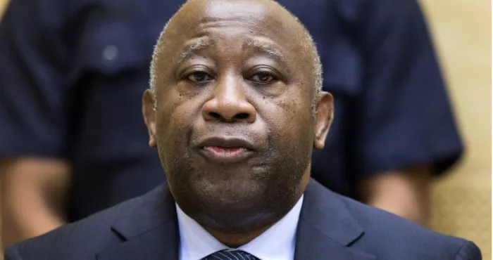 72-h-apres-sa-fete-de-la-renaissance-gbagbo-se-fait-massacrer-sur-rfi