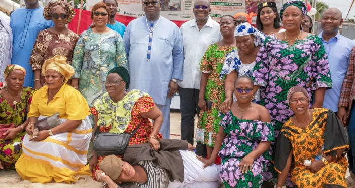 fete-avec-les-femmes-du-grand-marche-de-marcory-laurent-tchagba-nayez-crainte