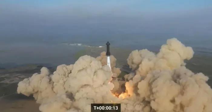 la-fusee-starship-de-spacex-explose-en-vol-quelques-minutes-apres-son-premier-decollage