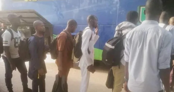 guerre-au-soudan-les-premiers-migrants-ivoiriens-en-route-pour-abidjan