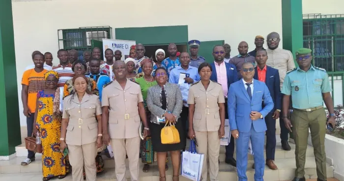 district-de-yamoussoukro-la-fraude-et-les-indemnisations-des-sinistres-liees-a-lelectricite-expliquees-aux-populations-de-djekanou
