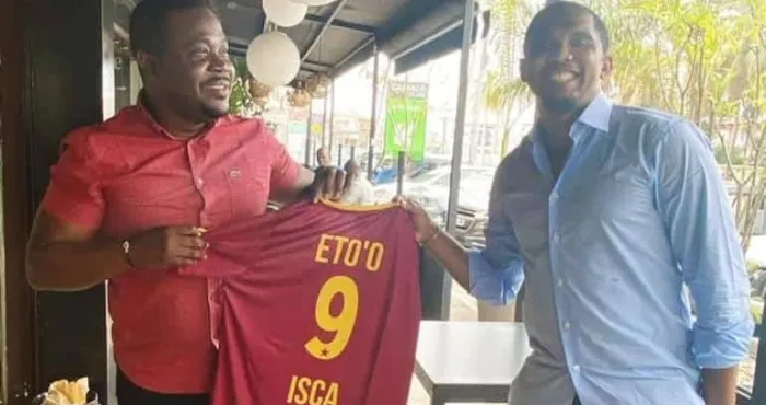 football-national-etoo-fils-a-abidjan-pour-le-match-isca-mouna-fc
