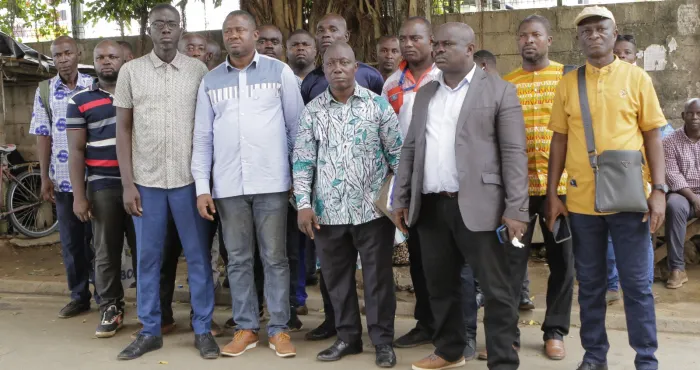 crise-a-la-mupemenet-ci-des-enseignants-manifestent-devant-le-siege-de-lairms-et-appellent-au-dialogue