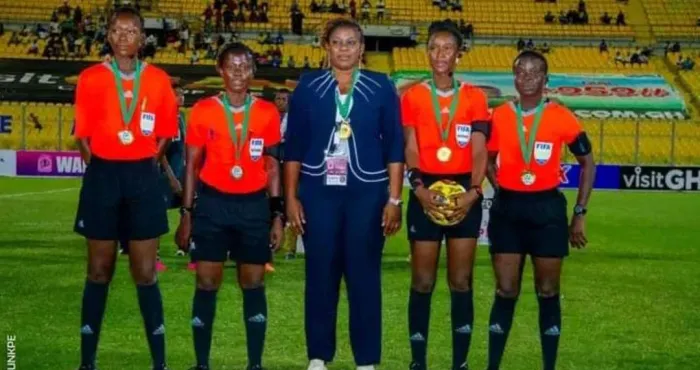 tournoi-ufoa-b-feminin-u20-les-arbitres-ivoiriennes-konan-akissi-natacha-et-appia-edwige-en-or