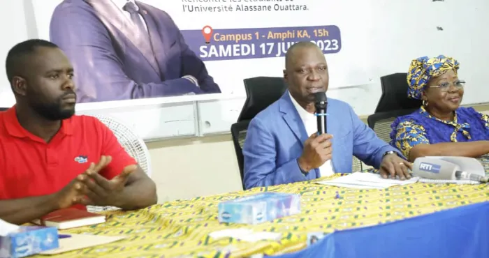 cote-divoire-enseignement-superieur-les-etudiants-de-bouake-rendent-hommage-a-amadou-kone