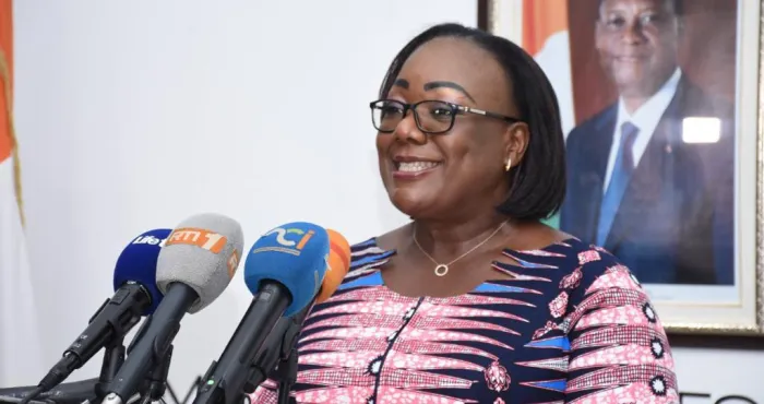 journees-de-la-fonction-publique-lancement-de-la-signature-electronique-anne-ouloto-sengage-pour-une-administration-totalement-digitalisee