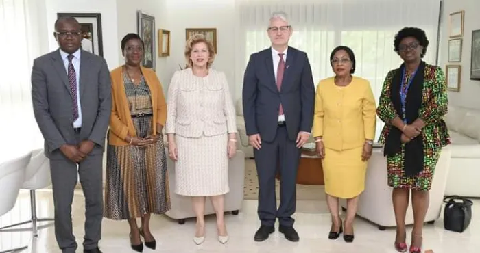 rencontre-entre-la-premiere-dame-et-le-directeur-pays-de-lonusida