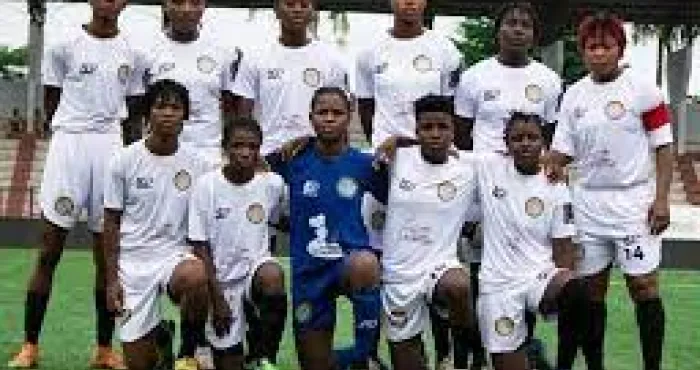 football-feminin-finale-de-la-coupe-nationale-inter-fc-sadjuge-le-trophee-devant-athletico-fc