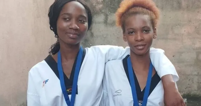 open-national-feminin-de-taekwondo-2023-elles-honorent-leur-pere-en-lui-offrant-deux-medailles