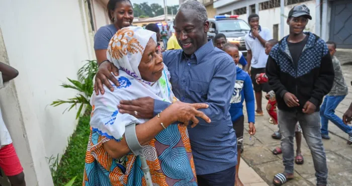 apres-une-rencontre-avec-les-structures-du-rhdp-les-jeunes-et-les-femmes-adama-bictogo-donne-le-top-depart-de-sa-victoire-a-yopougon
