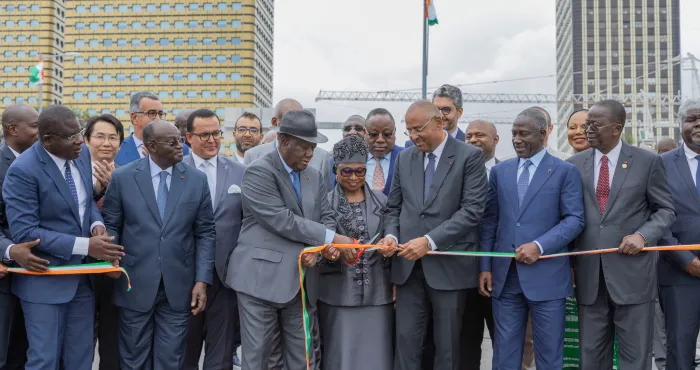 inauguration-du-5e-pont-alassane-ouattara-donne-une-nouvelle-identite-visuelle-a-abidjan