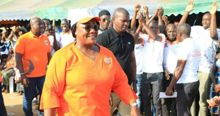 region-du-cavally-des-militants-du-ppa-ci-et-pdci-rda-choisissent-de-soutenir-anne-ouloto