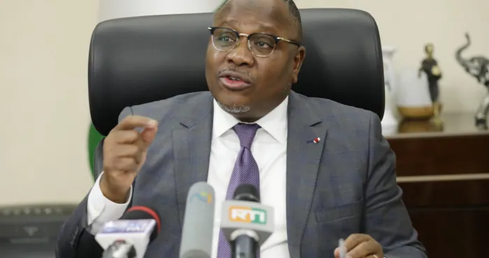 elections-senatoriales-quatre-jours-de-campagne-pour-conquerir-les-grands-electeurs