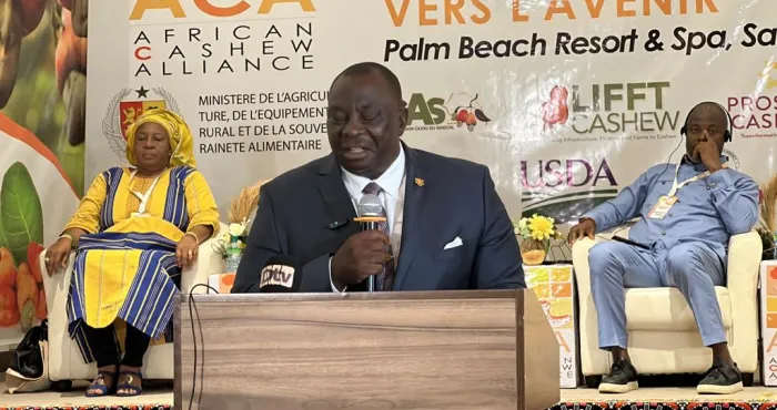 transformation-locale-de-la-noix-de-cajou-meilleure-remuneration-des-producteurs-adjoumani-propose-les-recettes-de-la-cote-divoire-a-dakar