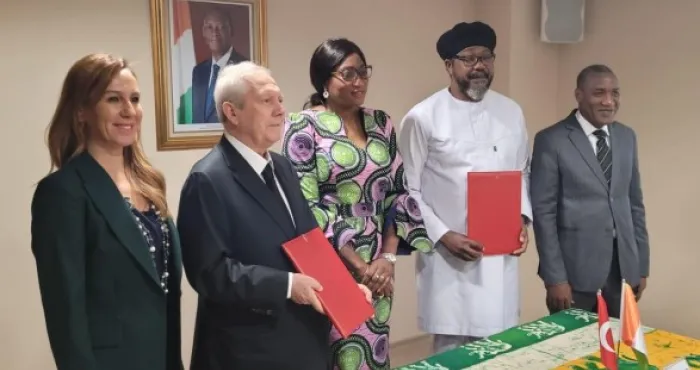 cooperation-economique-la-cpu-pme-ci-et-dearsan-signent-un-memorandum-de-collaboration
