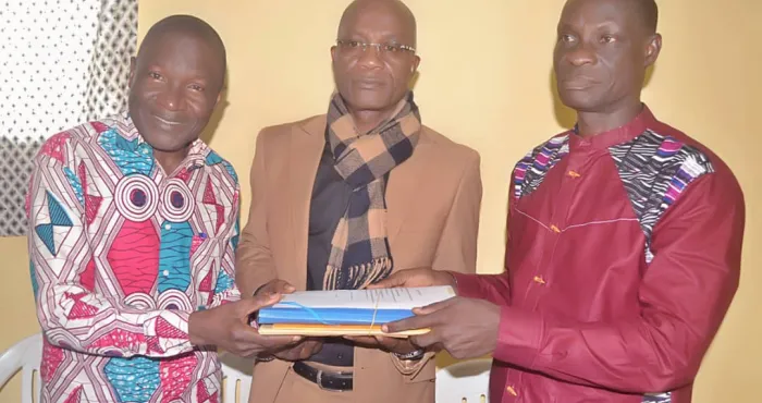 ligue-de-daloa-passation-de-charges-tan-lambert-passe-le-brassard-a-adome-anzi