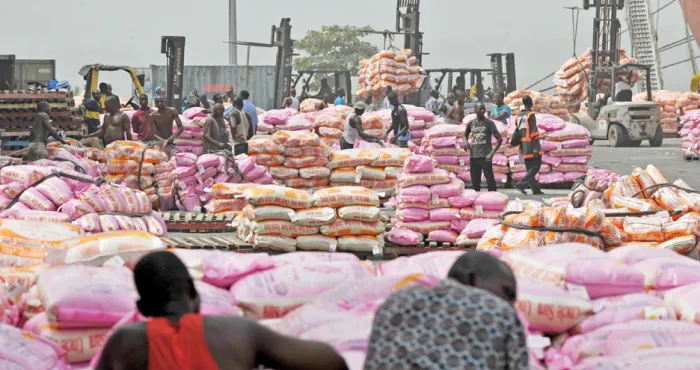apres-04-mois-dinterdiction-linde-leve-la-mesure-dexportation-du-riz-blanc-vers-la-cote-divoire-142-000-tonnes-en-route-vers-la-cote-divoire
