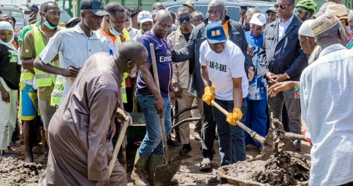 bouake-2e-edition-de-la-semaine-de-salubrite-amadou-kone-en-vrai-capitaine-entraine-progressivement-les-populations-dans-sa-vison-de-bouake-nouveau-bouake-ville-propre