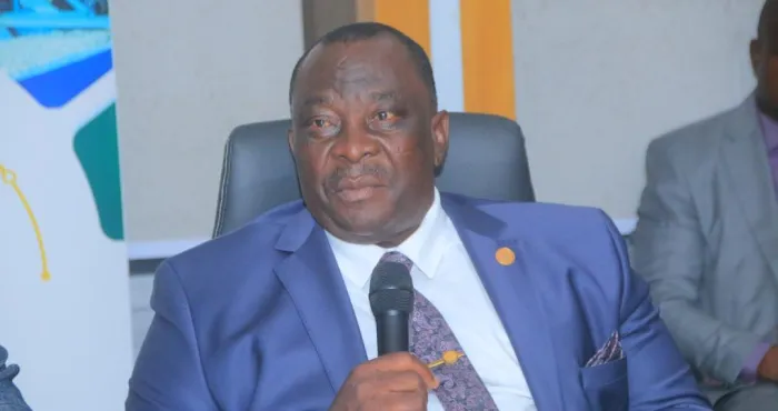 crise-dans-la-filiere-palmier-a-huile-le-ministre-detat-adjoumani-ramene-les-acteurs-autour-d-un-prix-minimum