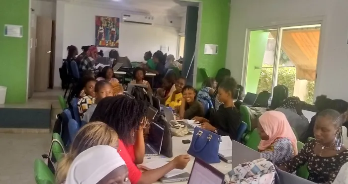 reportage-digifemme-academy-etudiantes-travailleuses-entrepreneures-a-la-decouverte-de-lacademie-qui-transforme-les-femmes-en-genie-de-linformatique