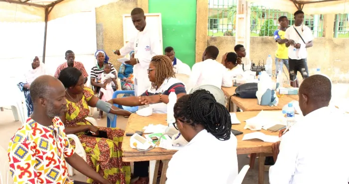 action-sociale-a-tiassale-alpha-sanogo-offre-une-journee-medicale-gratuite-a-la-population