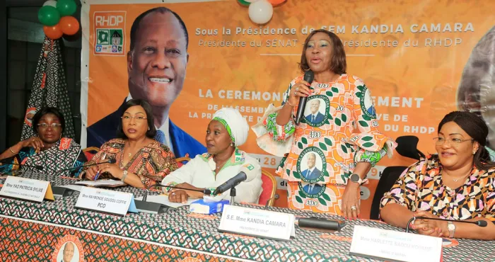 assemblee-generale-elective-des-femmes-du-rhdp-10-000-amazones-attendues-au-parc-des-expositions