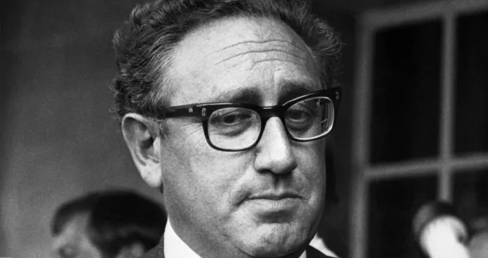 decede-a-100-ans-henry-kissinger-diplomate-du-siecle-et-figure-controversee