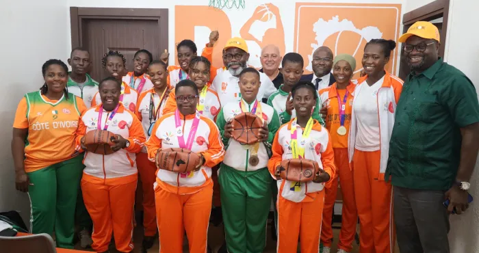basket-ball-medaille-au-3x3-aux-jeux-mondiaux-speciaux-le-special-olympics-cote-divoire-recu-par-la-fib
