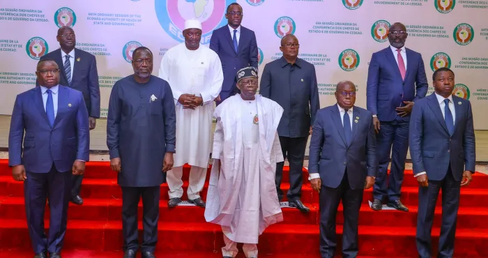 sommet-de-la-cedeao-a-abuja-un-comite-de-chefs-detas-mis-en-place-pour-engager-le-dialogue-avec-la-junte-nigerienne